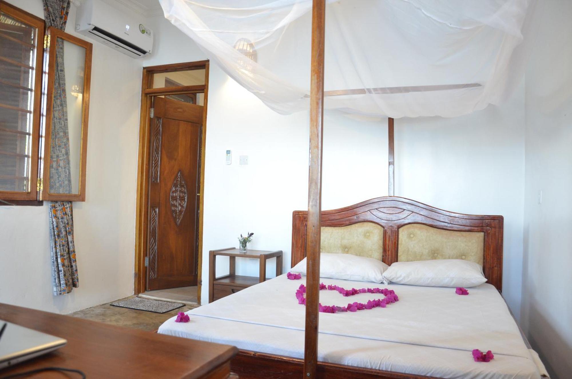 Lui Ushongo Beach House Pangani المظهر الخارجي الصورة